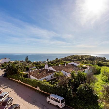 Lovely 2 Bedroom Apartment Including Pool, Stunning Ocean Views & Beach Closeby Praia Da Luz Bagian luar foto