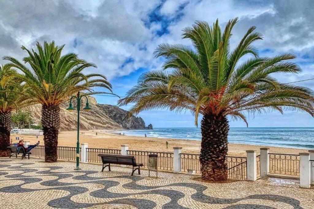 Lovely 2 Bedroom Apartment Including Pool, Stunning Ocean Views & Beach Closeby Praia Da Luz Bagian luar foto