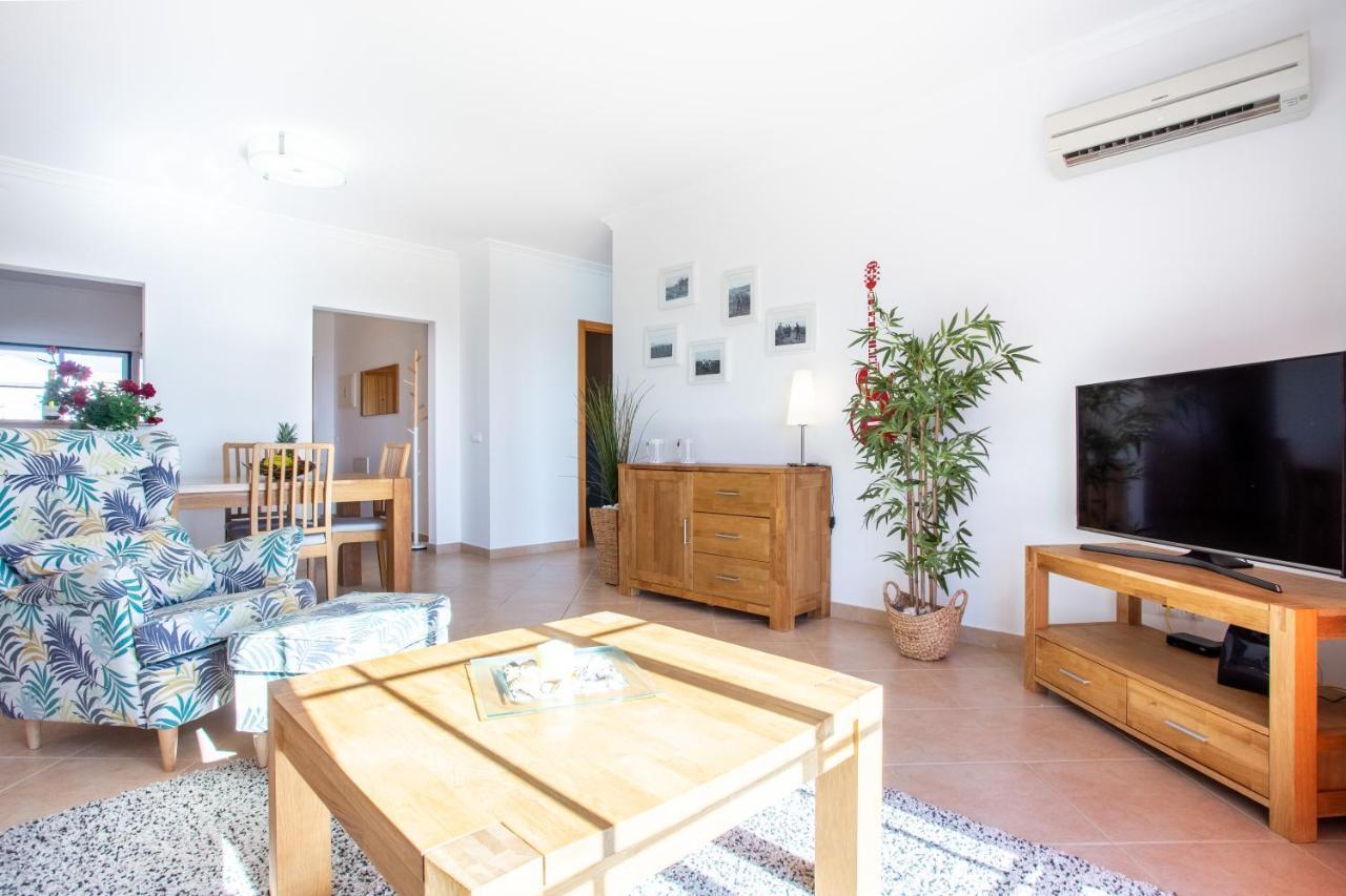 Lovely 2 Bedroom Apartment Including Pool, Stunning Ocean Views & Beach Closeby Praia Da Luz Bagian luar foto