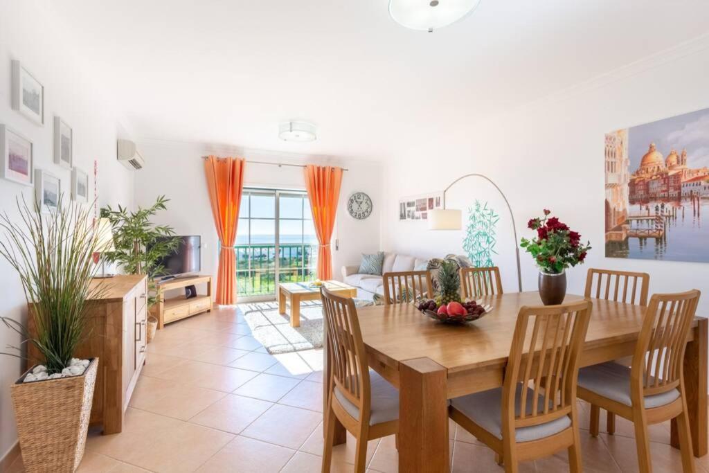 Lovely 2 Bedroom Apartment Including Pool, Stunning Ocean Views & Beach Closeby Praia Da Luz Bagian luar foto