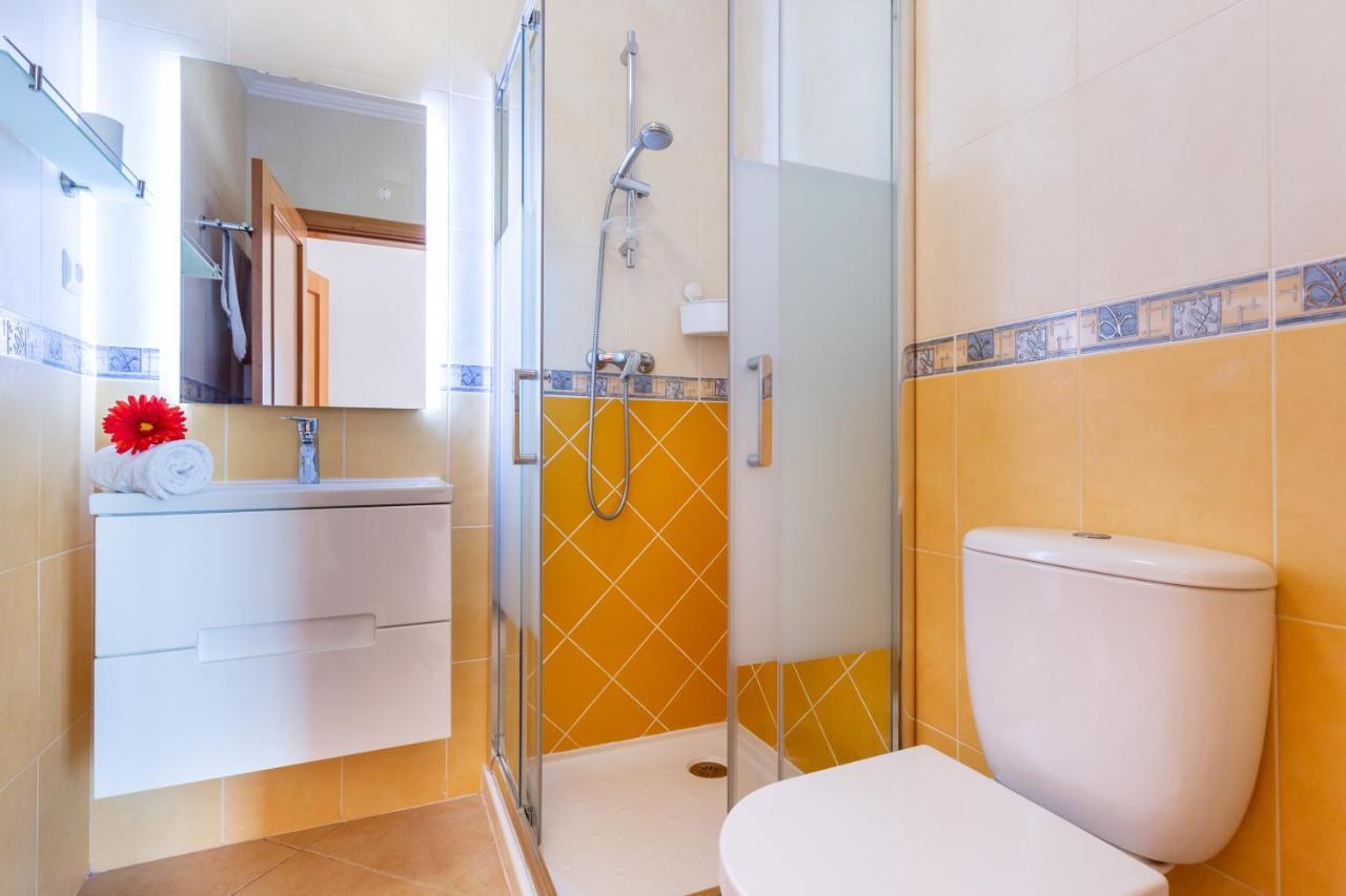 Lovely 2 Bedroom Apartment Including Pool, Stunning Ocean Views & Beach Closeby Praia Da Luz Bagian luar foto