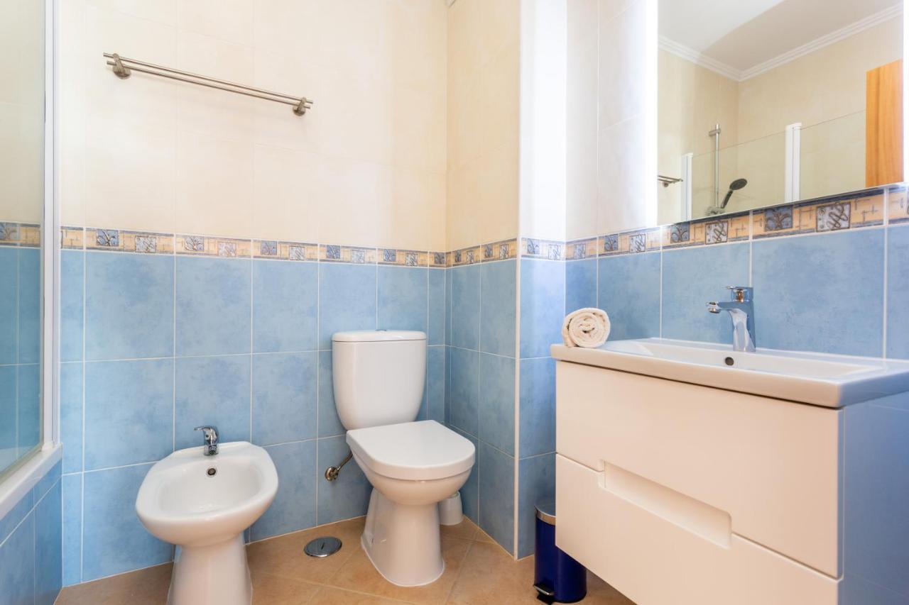 Lovely 2 Bedroom Apartment Including Pool, Stunning Ocean Views & Beach Closeby Praia Da Luz Bagian luar foto