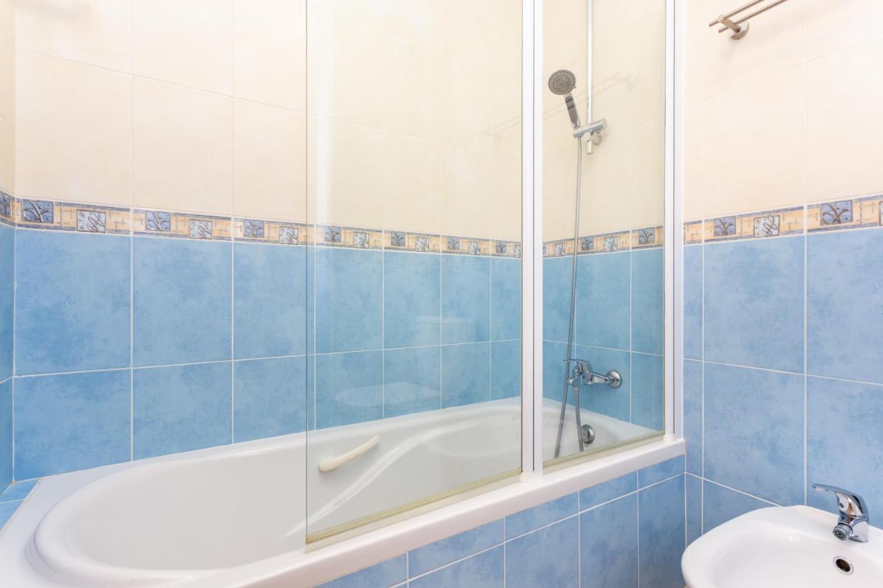 Lovely 2 Bedroom Apartment Including Pool, Stunning Ocean Views & Beach Closeby Praia Da Luz Bagian luar foto